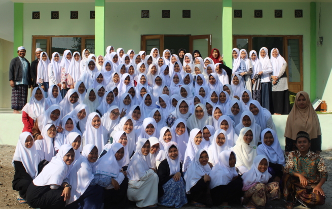 Santri PP.Hamalatul Quran Putri 2 Ringin Agung
